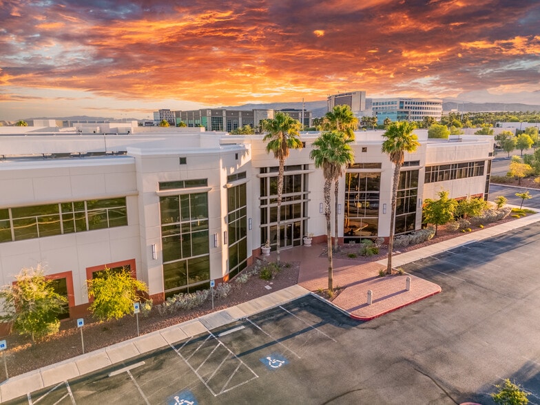 10615 Park Run Dr, Las Vegas, NV à vendre - Photo de l’immeuble – Image 1 sur 10