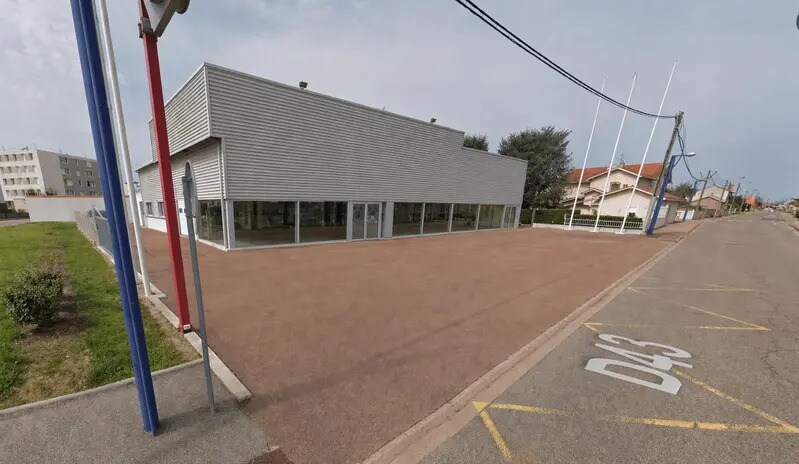 Local commercial dans Mably à vendre - Photo de l’immeuble – Image 1 sur 3