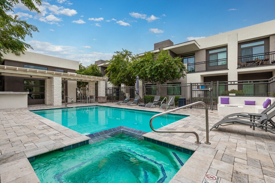 2015 N 50th St, Phoenix, AZ à vendre - Photo de l’immeuble – Image 2 sur 5