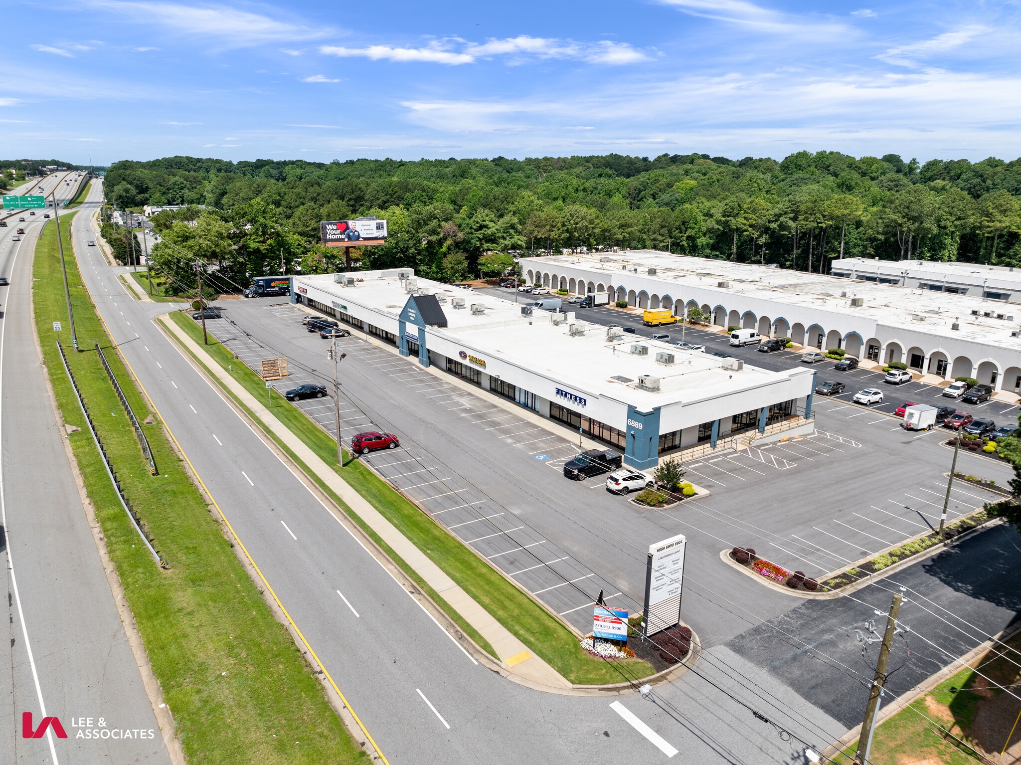 6889 Peachtree Industrial Blvd, Peachtree Corners, GA à louer Photo de l’immeuble– Image 1 sur 2