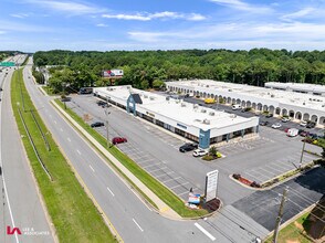 6889 Peachtree Industrial Blvd, Peachtree Corners, GA à louer Photo de l’immeuble– Image 1 sur 2