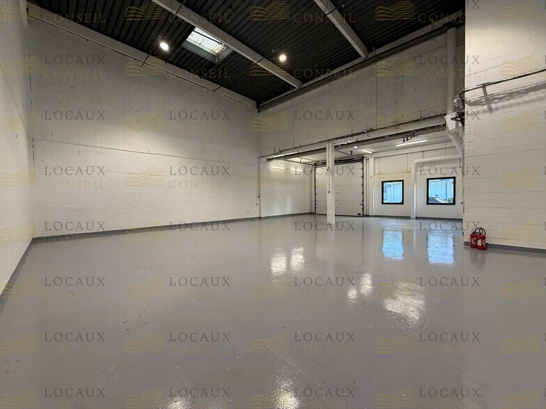 Bureau dans Gennevilliers à louer - Photo de l’immeuble – Image 2 sur 30