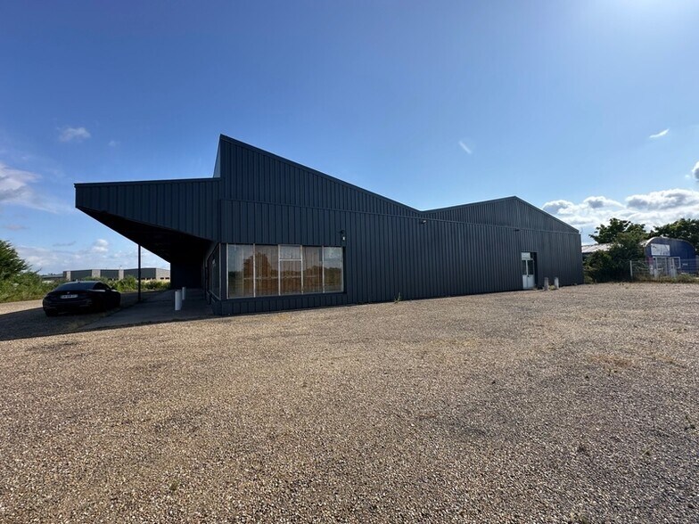 Local commercial dans Vitry-en-Charollais à vendre - Photo de l’immeuble – Image 3 sur 13