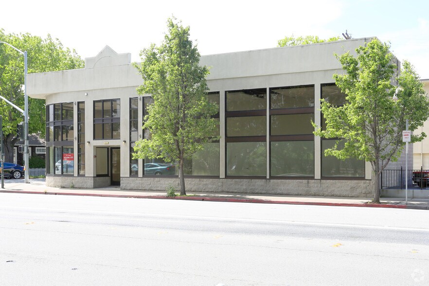 701 California Dr, Burlingame, CA à louer - Photo de l’immeuble – Image 2 sur 3