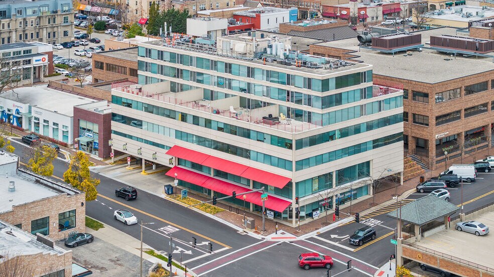 1770 First St, Highland Park, IL à louer - Photo de l’immeuble – Image 1 sur 10