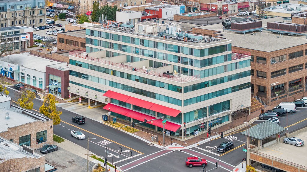 1770 First St, Highland Park, IL à louer Photo de l’immeuble– Image 1 sur 11