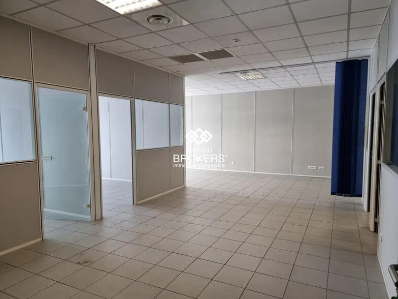 Bureau dans Baillargues à louer - Photo de l’immeuble – Image 3 sur 9