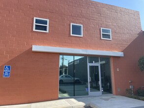 535-611 W Main St, Alhambra, CA à louer Photo de l’immeuble– Image 1 sur 6