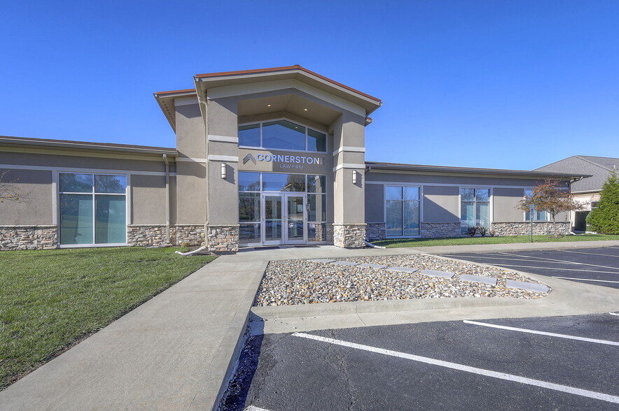 5821 NW 72nd St, Kansas City, MO à vendre - Photo de l’immeuble – Image 3 sur 44