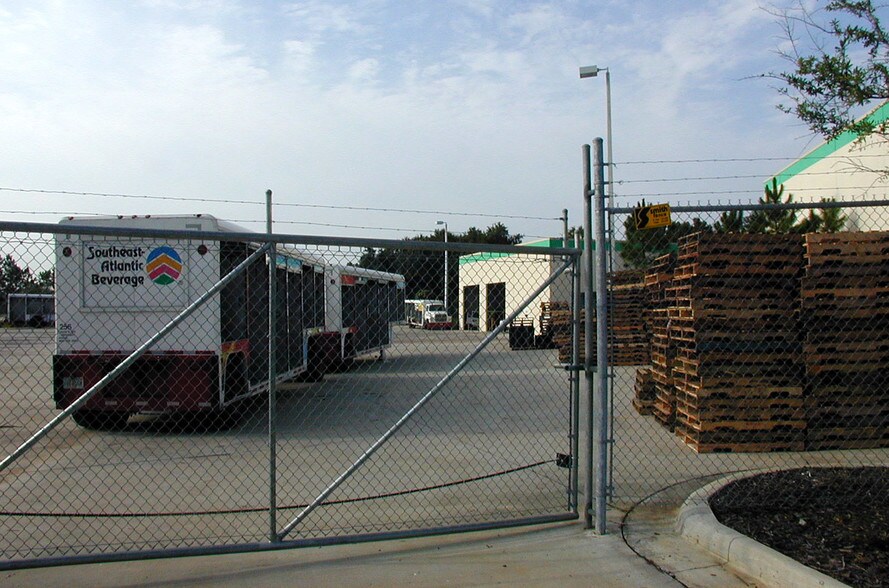 5206 W Eagle Trail Dr, Tampa, FL à louer - Photo de l’immeuble – Image 3 sur 7