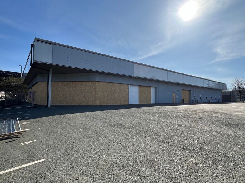 110 Small Heath Hwy, Birmingham à louer - Photo de l’immeuble – Image 1 sur 2