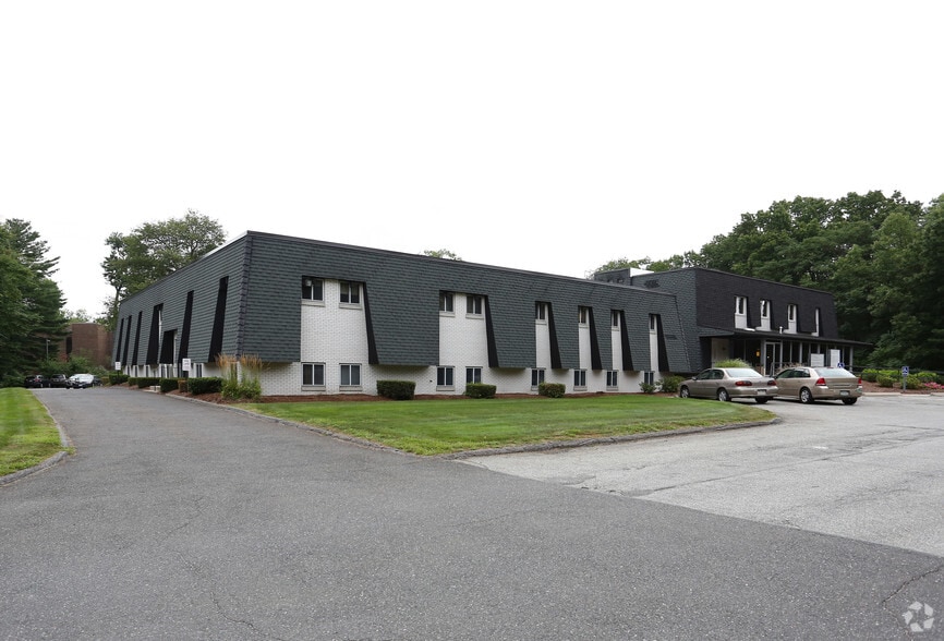 123 Dwight Rd, Longmeadow, MA à louer - Photo principale – Image 2 sur 13
