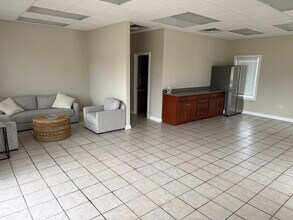 7998 Dixie Hwy, Florence, KY à louer Photo intérieure– Image 1 sur 3