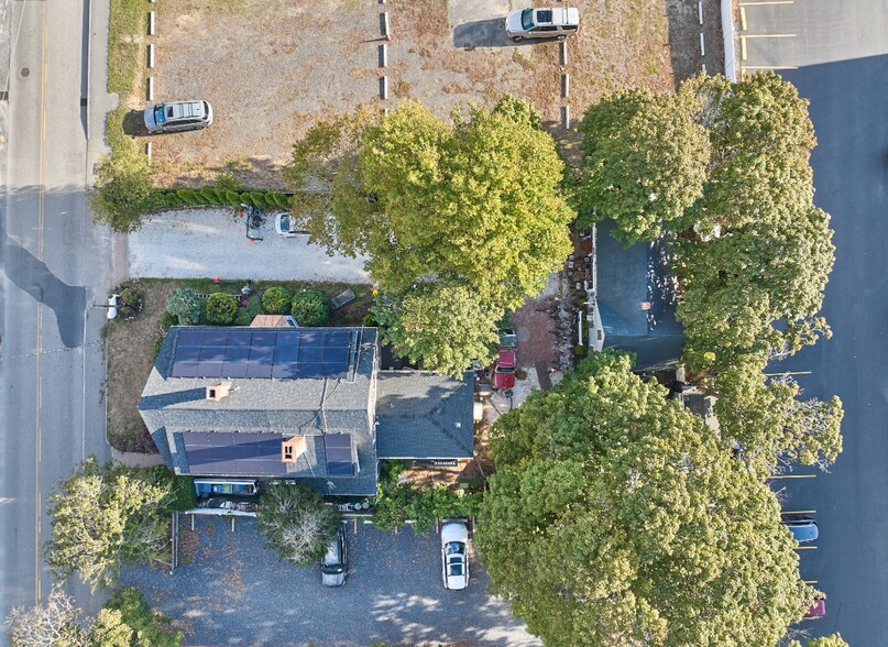 35 Pleasant St, Hyannis, MA à vendre - Photo de l’immeuble – Image 3 sur 4