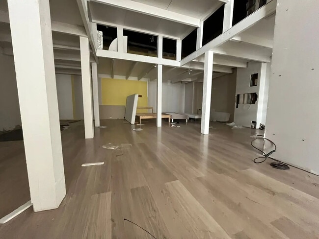 Plus de détails pour Local commercial à louer