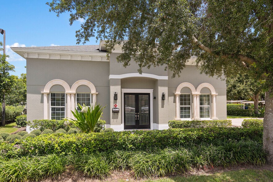 3217 Corrine Dr, Orlando, FL à louer - Photo de l’immeuble – Image 3 sur 33