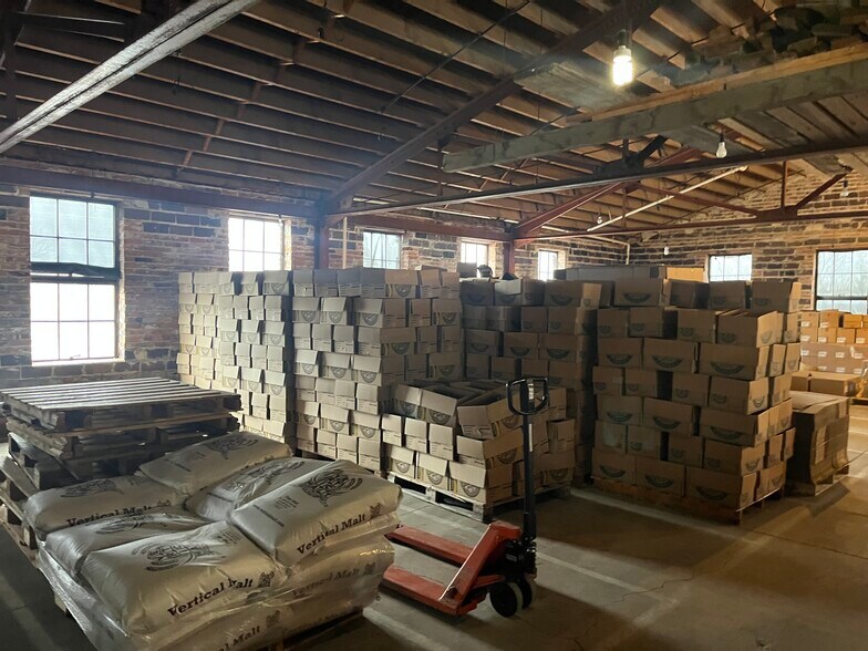 320 Pierce St, Black River Falls, WI à vendre - Photo intérieure – Image 3 sur 12