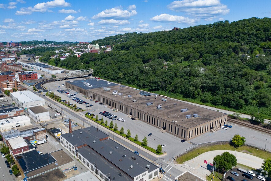 2600-2800 Liberty Ave, Pittsburgh, PA à louer - Photo de l’immeuble – Image 3 sur 4