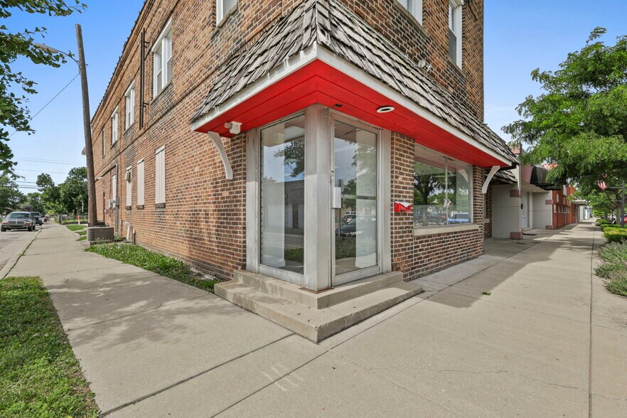 201 Main St, Beech Grove, IN à vendre - Photo de l’immeuble – Image 1 sur 32