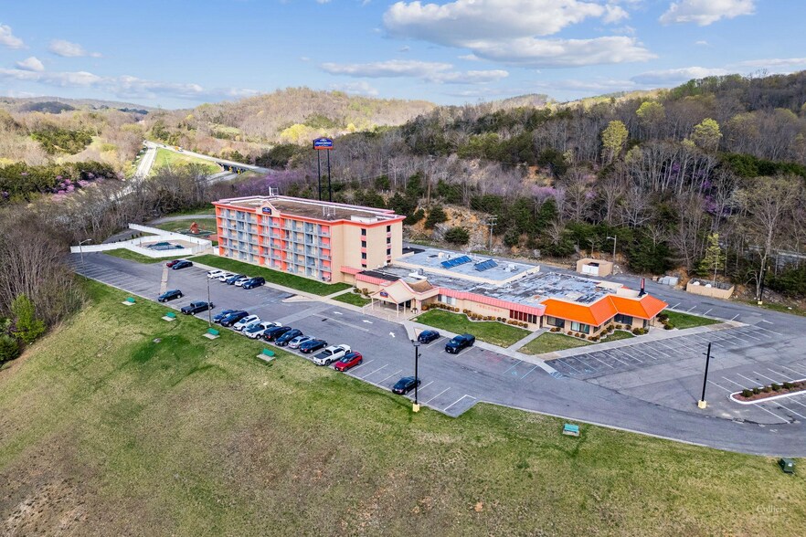 2836 N Lee Hwy, Lexington, VA à vendre - Photo de l’immeuble – Image 2 sur 14