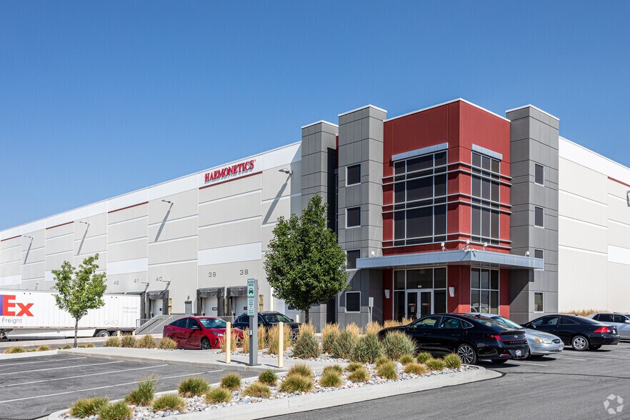 1555 S Gramercy Rd, Salt Lake City, UT à louer - Photo principale – Image 2 sur 6
