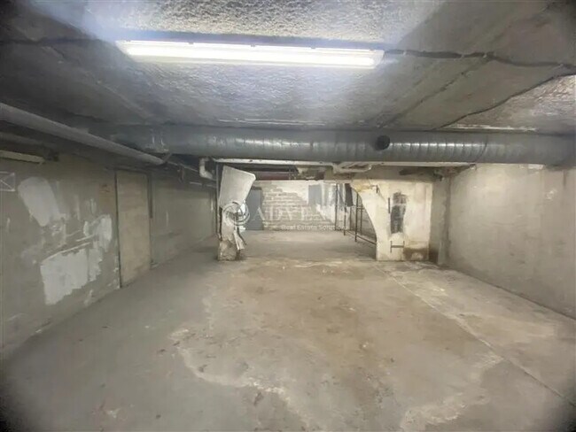 Plus de détails pour Local d'activités à louer