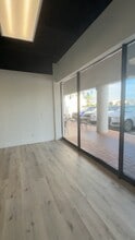 2104-2150 NE 123rd St, North Miami, FL à louer - Vidéo sur l’annonce professionnelle 