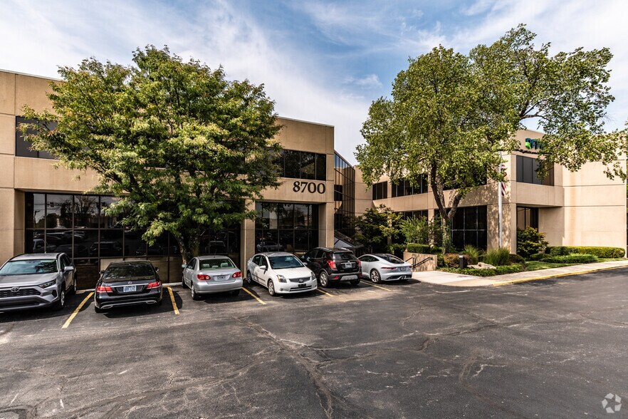 8700 State Line Rd, Leawood, KS à louer - Photo de l’immeuble – Image 2 sur 7
