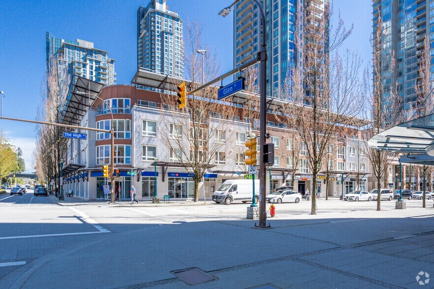 1161 The High St, Coquitlam, BC à vendre - Photo de l’immeuble – Image 3 sur 5