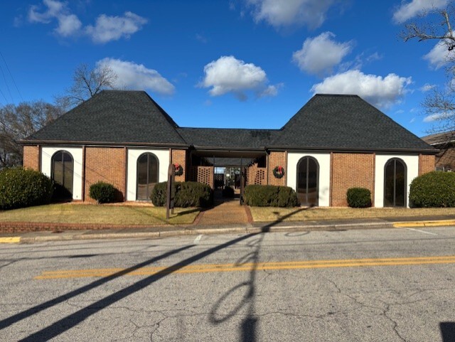 208 Smith St, Lagrange, GA à louer - Photo de l’immeuble – Image 1 sur 4