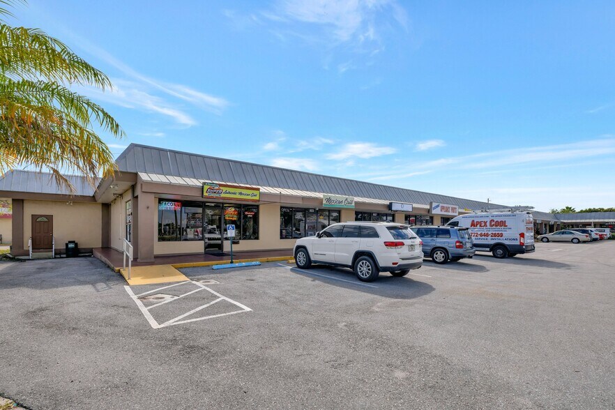 7991-8031 S Us-1 Hwy, Port Saint Lucie, FL à louer - Photo de l’immeuble – Image 3 sur 32