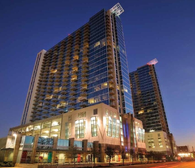 5927 Almeda Rd, Houston, TX à louer - Photo de l’immeuble – Image 2 sur 18