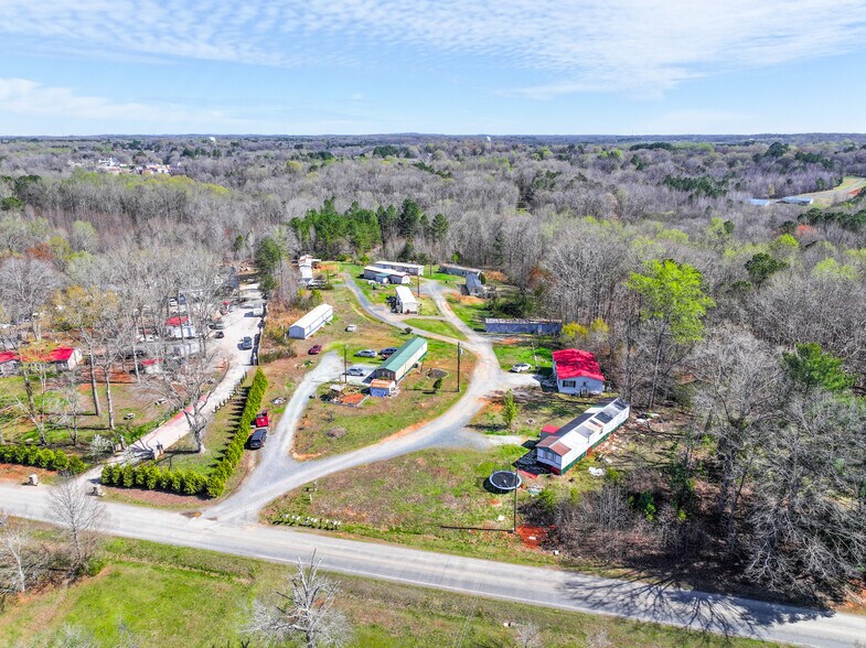 4697 Roundleaf Rd, Ramseur, NC à vendre - Photo de l’immeuble – Image 2 sur 6