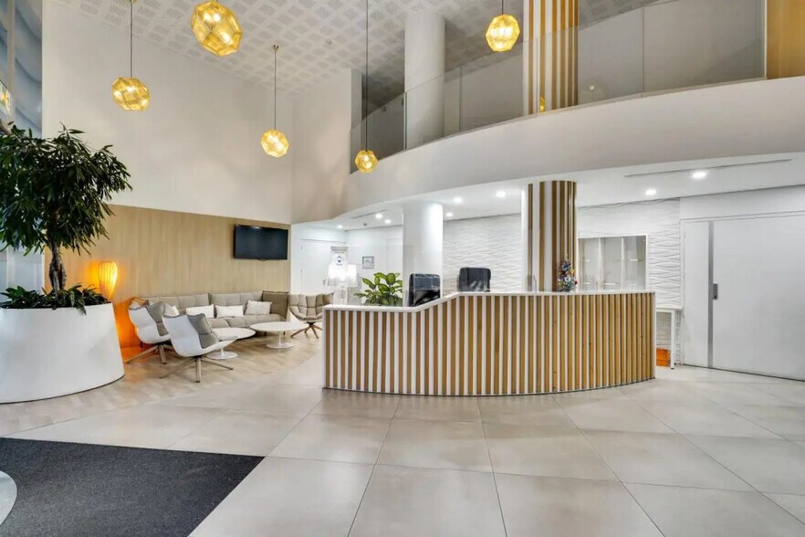 2 Place Des Vosges, Courbevoie à louer - Photo de l’immeuble – Image 3 sur 14