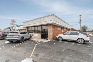 Plus de détails pour 18703 E 10 Mile Rd, Roseville, MI - Local commercial à louer
