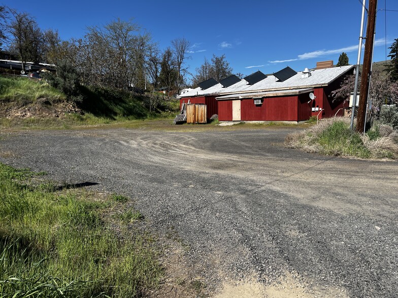 99 3rd St, Maupin, OR à vendre - Photo de l’immeuble – Image 3 sur 34