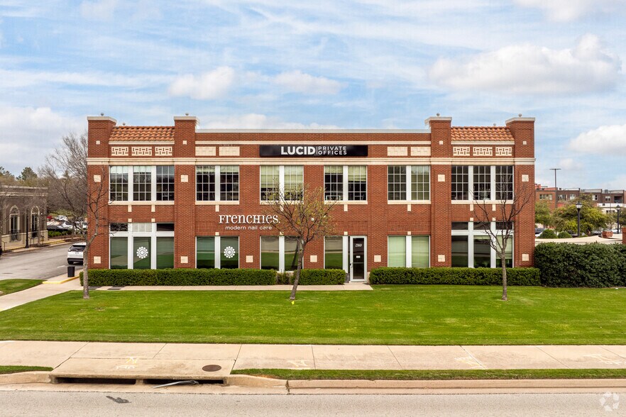 1560 E southlake Blvd, Southlake, TX à louer - Photo de l’immeuble – Image 2 sur 20