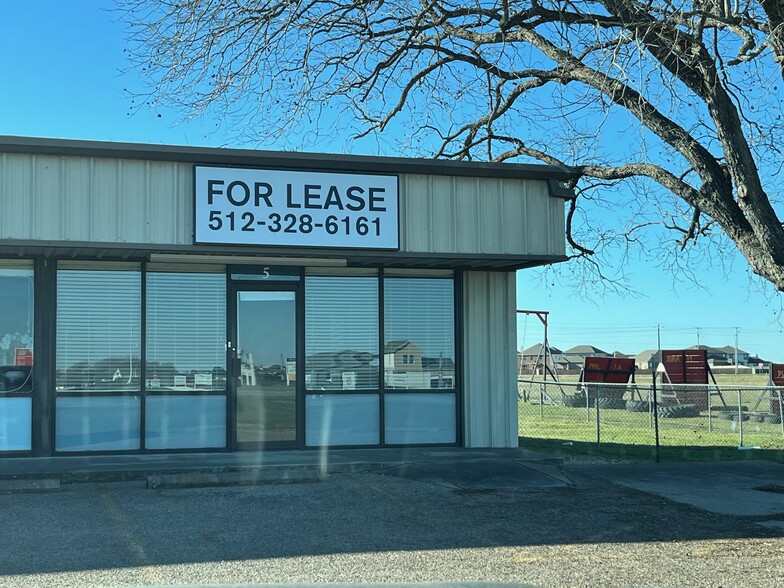 2000 W San Antonio St, Lockhart, TX à louer - Photo de l’immeuble – Image 2 sur 4