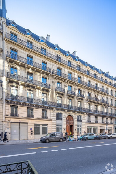53 Rue De Châteaudun, Paris à louer - Photo de l’immeuble – Image 2 sur 12