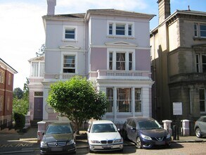 1 Lonsdale Gdns, Tunbridge Wells à louer Photo de l’immeuble– Image 1 sur 2