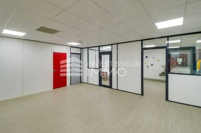 Plus de détails pour Bureau à louer