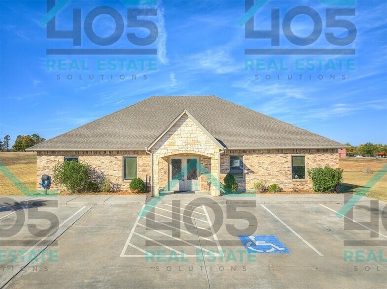 1917 Commerce, Choctaw, OK à louer - Photo de l’immeuble – Image 1 sur 11