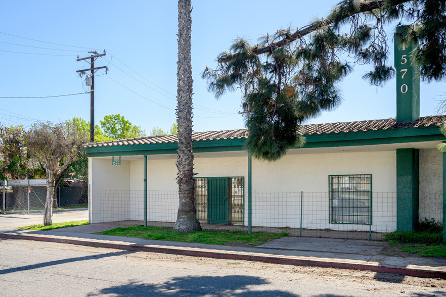 1570 W Mission Blvd, Pomona, CA à louer - Photo de l’immeuble – Image 3 sur 33
