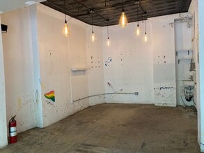 159 2nd Ave, New York, NY à louer Photo intérieure– Image 2 sur 6