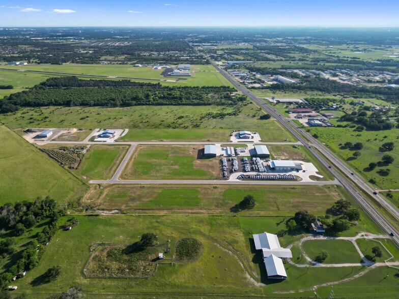 E SH-21, Bryan, TX à vendre - Photo de l’immeuble – Image 3 sur 6