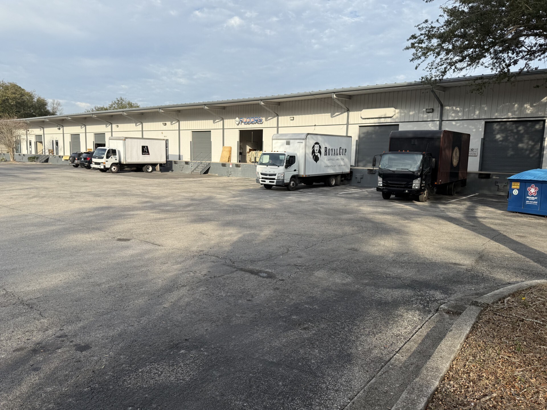 4849 Dawin Rd, Jacksonville, FL à louer Photo principale– Image 1 sur 2
