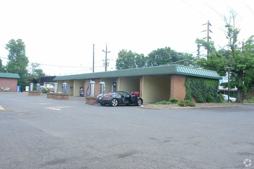 646-652 1st Ave portefeuille de 7 biens à vendre sur LoopNet.fr - Photo principale – Image 1 sur 7