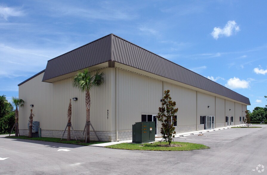 9577 Gator Dr, Sebastian, FL à louer - Photo de l’immeuble – Image 2 sur 4
