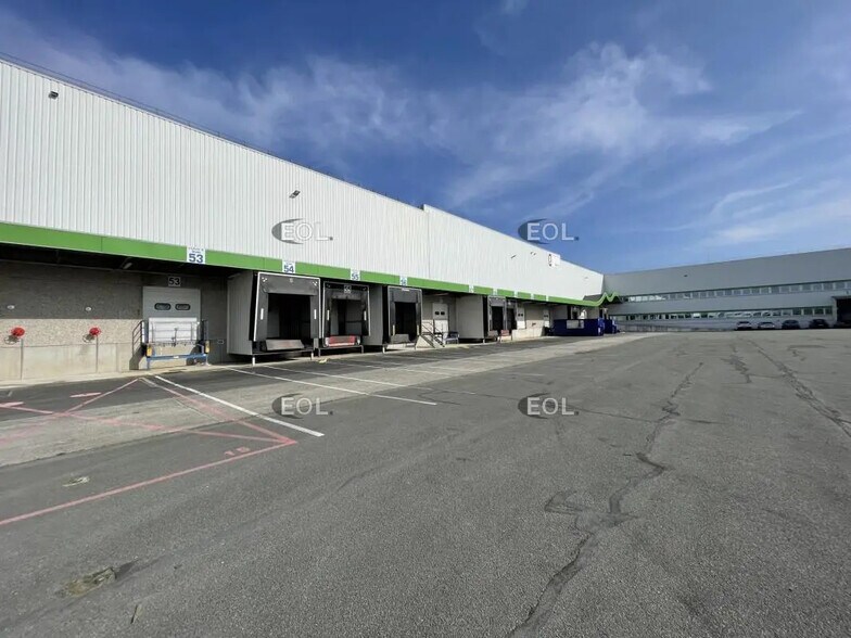 Industriel/Logistique dans Bruyères-sur-Oise à louer - Photo de l’immeuble – Image 2 sur 7