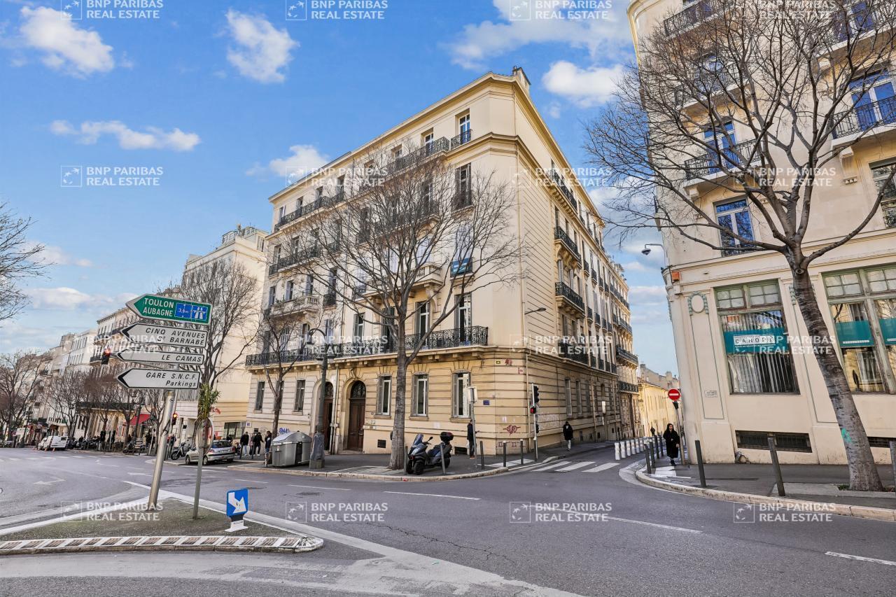 Bureau dans Marseille à louer Photo de l’immeuble– Image 1 sur 12